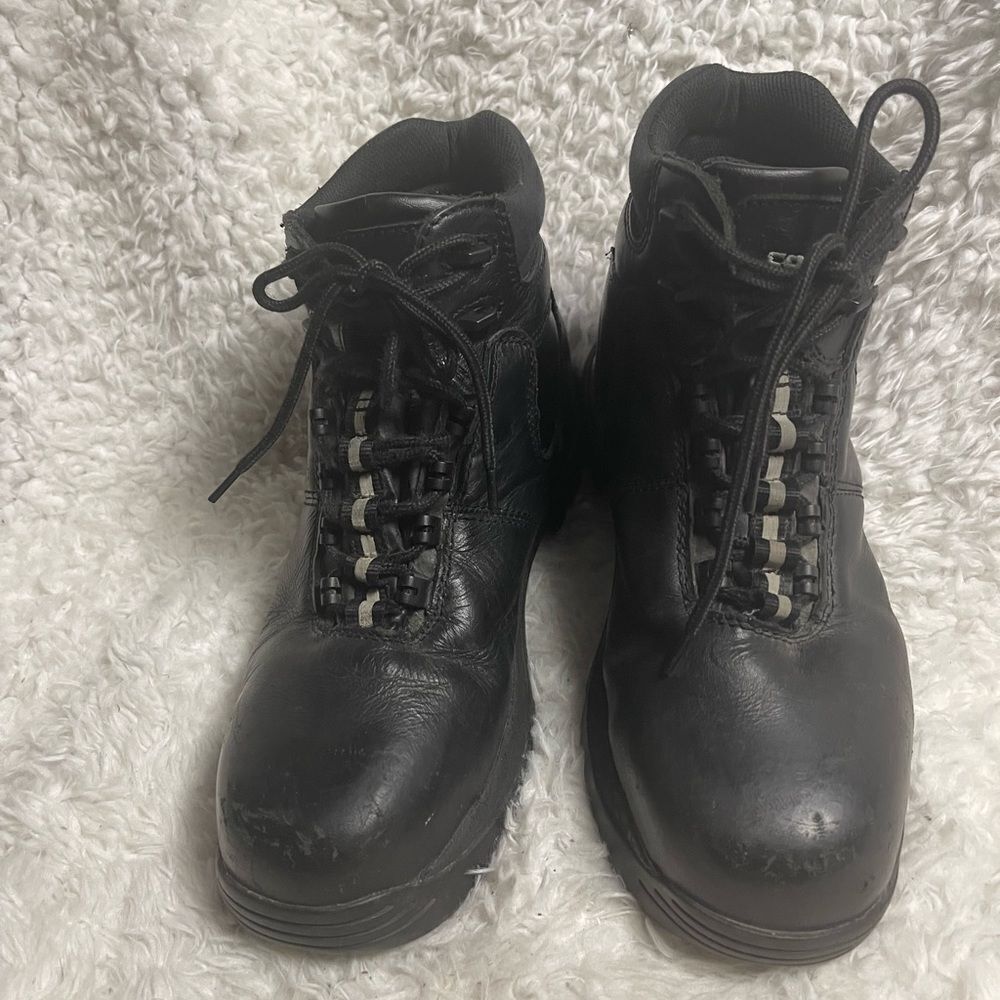 Unisex Vintage converse Black Leather Lace-Up Boots Men’s SZ9M. Women’s SZ11M